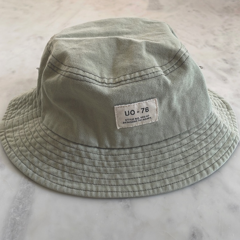 Canvas UO Bucket Hat